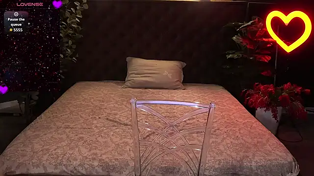 DiamondGoldie online show from 06-12-26, 07:13