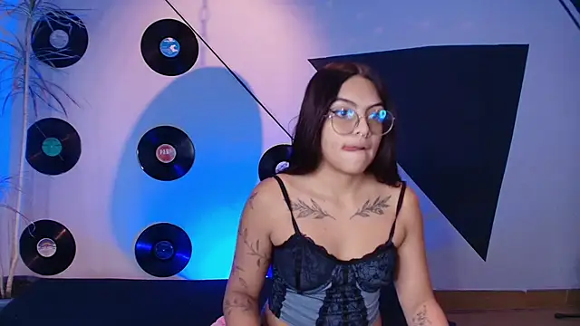 Lilith and Khloe online show from 12-03-25, 11:19