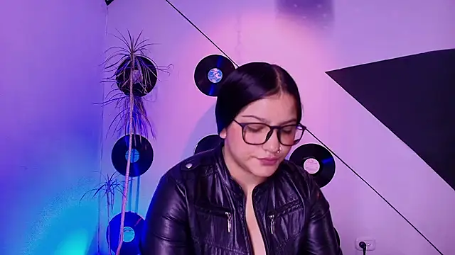 Lilith and Khloe online show from 03-19-26, 11:25