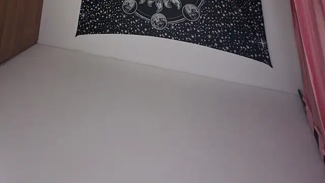 Snapshot of lilyx_ chatting on 04-19-26, 04:56 lilyx online show from 04-19-26, 04:56