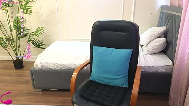 Snapshot of Kuro_Ren chatting on 03-07-26, 04:20 Kuro Ren online show from 03-07-26, 04:20