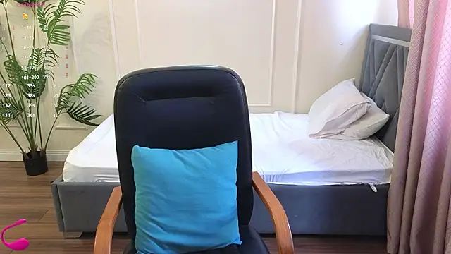 Snapshot of Kuro_Ren chatting on 03-23-26, 03:43 Kuro Ren online show from 03-23-26, 03:43