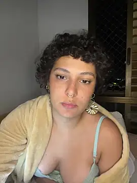 Snapshot of OliviaWild_ chatting on 06-17-26, 03:20 OliviaWild online show from 06-17-26, 03:20