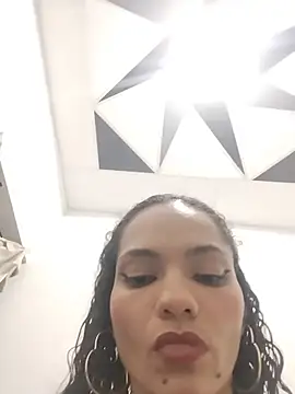 Karen Ariass online show from 06-12-26, 01:37