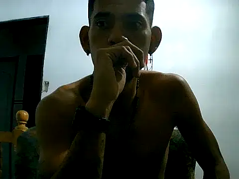 Snapshot of Negritohot2828 chatting on 04-08-26, 02:44 Negritohot2828 online show from 04-08-26, 02:44