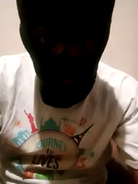 Snapshot of Golonzo1996 chatting on 11-14-25, 09:24 Golonzo1996 online show from 11-14-25, 09:24