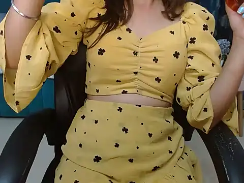 Urlove lily online show from 09-16-25, 03:13