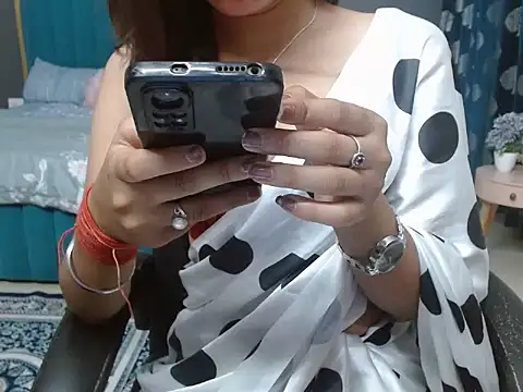 Urlove lily online show from 09-25-25, 03:16