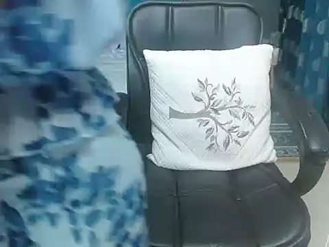 Urlove lily online show from 09-30-25, 06:07