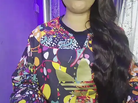 Snapshot of Naina_007 chatting on 11-17-25, 09:15 Naina 007 online show from 11-17-25, 09:15