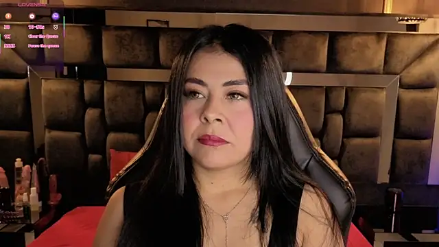 Snapshot of Aniajoness_ chatting on 10-07-25, 03:58 Aniajoness online show from 10-07-25, 03:58