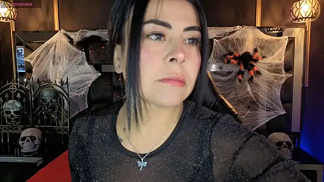 Snapshot of Aniajoness_ chatting on 10-17-25, 04:04 Aniajoness online show from 10-17-25, 04:04