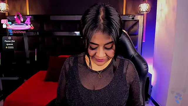 Aniajoness  online show from 04-30-26, 04:19