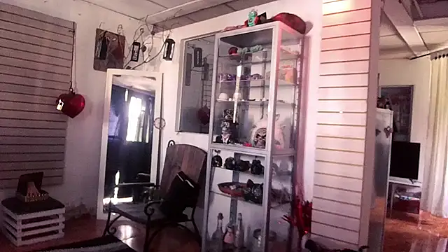 Snapshot of xinamora chatting on 10-22-25, 02:50 xinamora online show from 10-22-25, 02:50