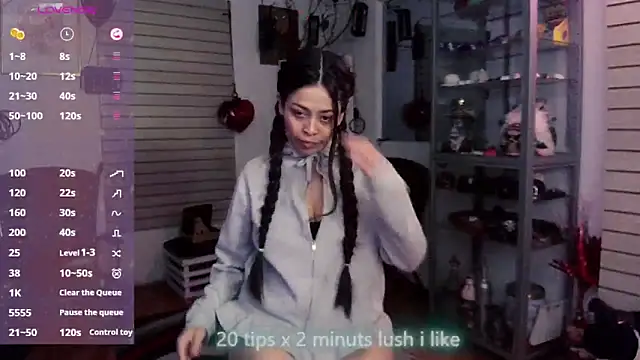 Snapshot of xinamora chatting on 10-23-25, 04:23 xinamora online show from 10-23-25, 04:23