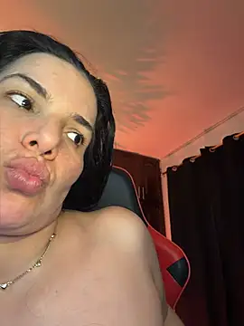 Snapshot of carol_cruz133 chatting on 06-04-26, 11:33 carol cruz133 online show from 06-04-26, 11:33
