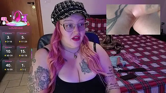 AlyssaWonderland online show from 12-14-25, 12:10