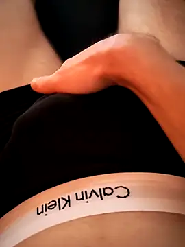 Snapshot of _-neo-_ chatting on 10-17-25, 09:39 -neo- online show from 10-17-25, 09:39