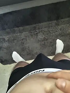 Snapshot of _-neo-_ chatting on 11-16-25, 01:49 -neo- online show from 11-16-25, 01:49