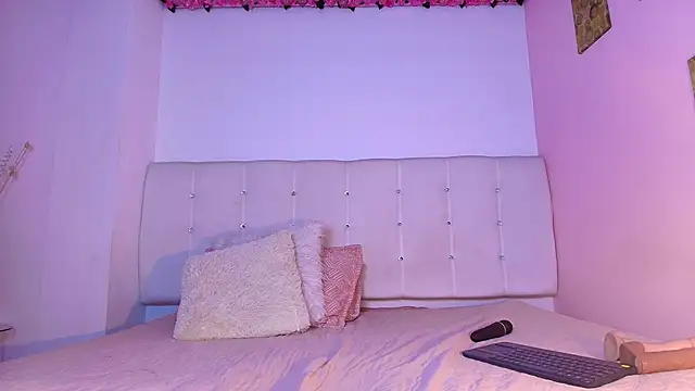 lilyth bloom online show from 12-17-25, 12:44