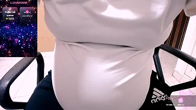 charlothee12 online show from 10-04-25, 01:58