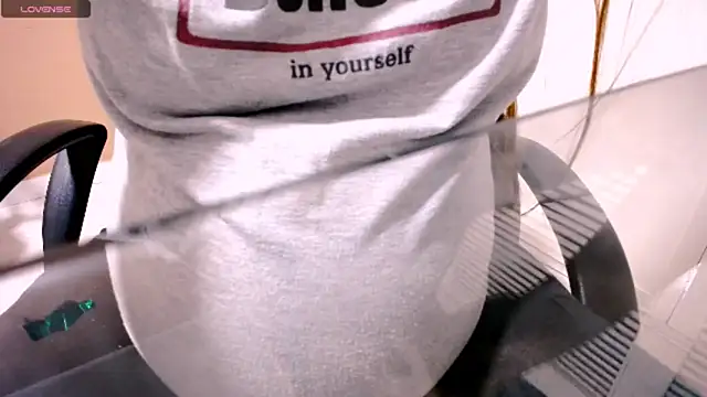 charlothee12 online show from 12-21-25, 02:19