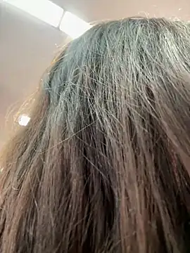 Katie rawwww online show from 10-17-25, 01:35