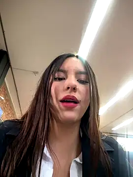 Katie rawwww online show from 11-04-25, 01:21