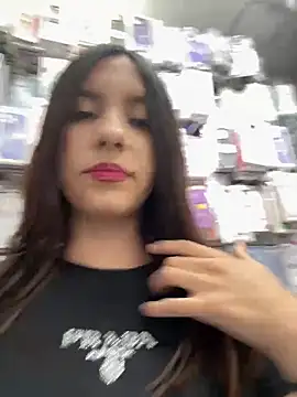 Katie rawwww online show from 01-06-26, 04:54