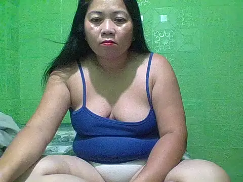 hottestmommm12345 online show from 09-24-25, 08:45