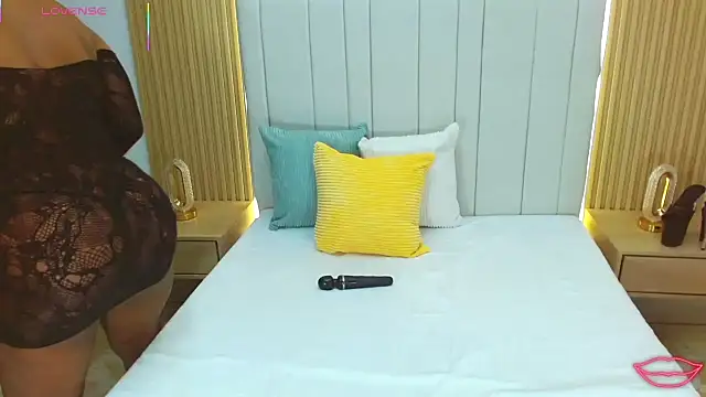 WildScarlet online show from 10-27-25, 01:37