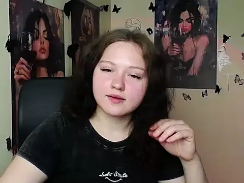 Snapshot of LadyAlice_ chatting on 06-04-26, 06:19 LadyAlice online show from 06-04-26, 06:19