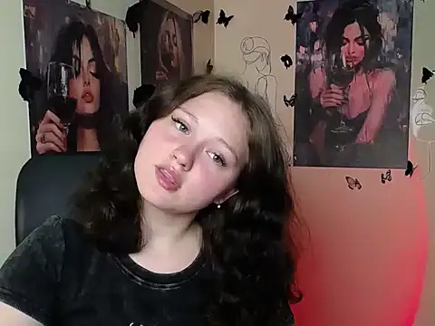 Snapshot of LadyAlice_ chatting on 06-08-26, 06:30 LadyAlice online show from 06-08-26, 06:30