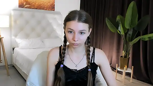 JulieDaniel online show from 09-17-25, 04:14