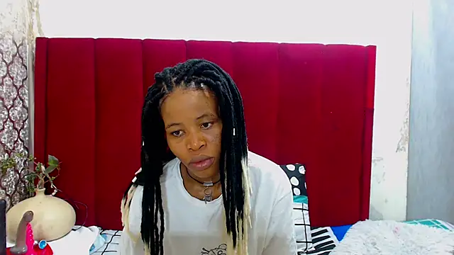 Snapshot of SexyChantyBabe25 chatting on 10-20-25, 08:31 SexyChantyBabe25 online show from 10-20-25, 08:31