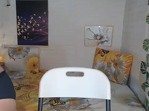 Snapshot of aneredfox chatting on 09-10-25, 12:38 aneredfox online show from 09-10-25, 12:38