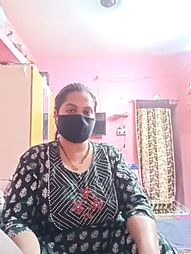 Snapshot of biggbobbsgirl chatting on 02-18-26, 06:04 biggbobbsgirl online show from 02-18-26, 06:04