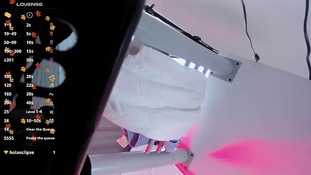 NicolWhite online show from 10-31-25, 12:17