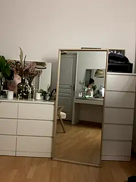 chloedlm5 online show from 11-10-25, 10:09