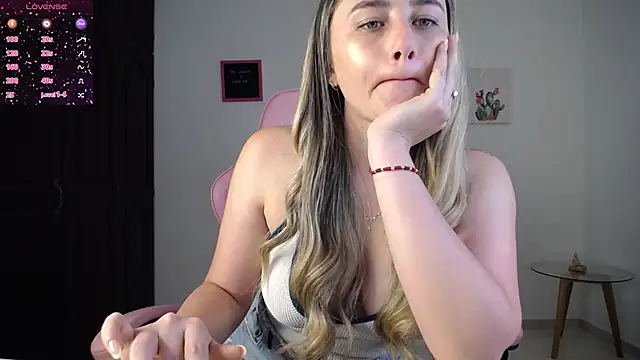 Veronika  Winslow  online show from 09-18-25, 05:53