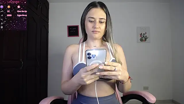 Veronika  Winslow  online show from 09-24-25, 06:28