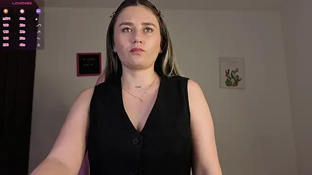 Veronika  Winslow  online show from 12-14-25, 03:12