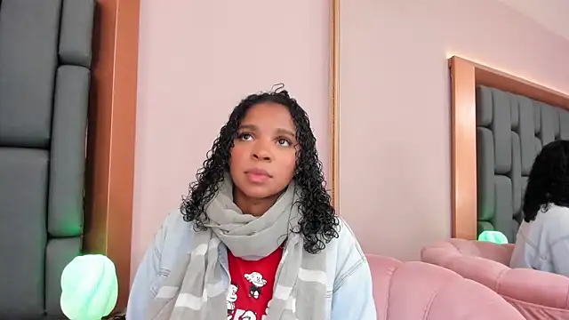 LisaMendez online show from 10-15-25, 03:39