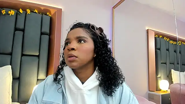 LisaMendez online show from 01-15-26, 03:55