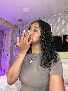 LisaMendez online show from 05-13-26, 03:59