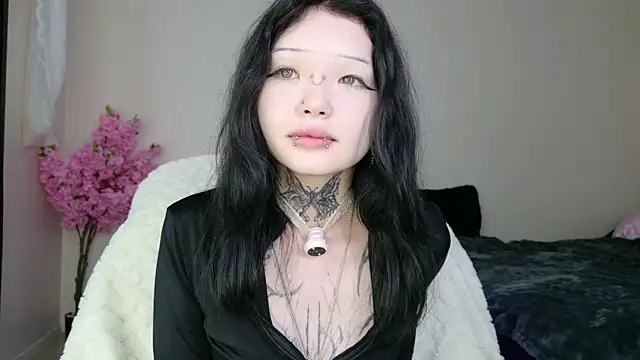 Snapshot of Lein_Bone chatting on 06-25-26, 12:21 Lein Bone online show from 06-25-26, 12:21