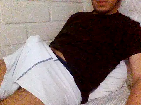 Snapshot of ProfeC4m chatting on 09-19-25, 07:32 ProfeC4m online show from 09-19-25, 07:32