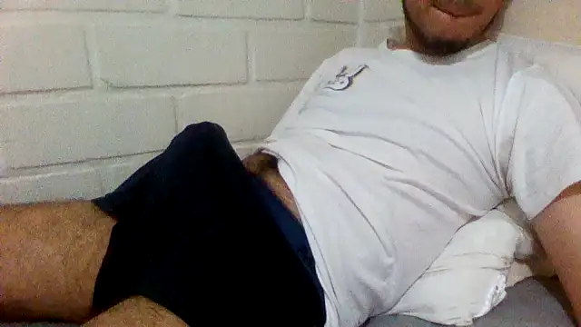 Snapshot of ProfeC4m chatting on 09-25-25, 04:27 ProfeC4m online show from 09-25-25, 04:27