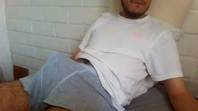 Snapshot of ProfeC4m chatting on 10-14-25, 06:20 ProfeC4m online show from 10-14-25, 06:20