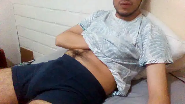 Snapshot of ProfeC4m chatting on 10-18-25, 04:26 ProfeC4m online show from 10-18-25, 04:26